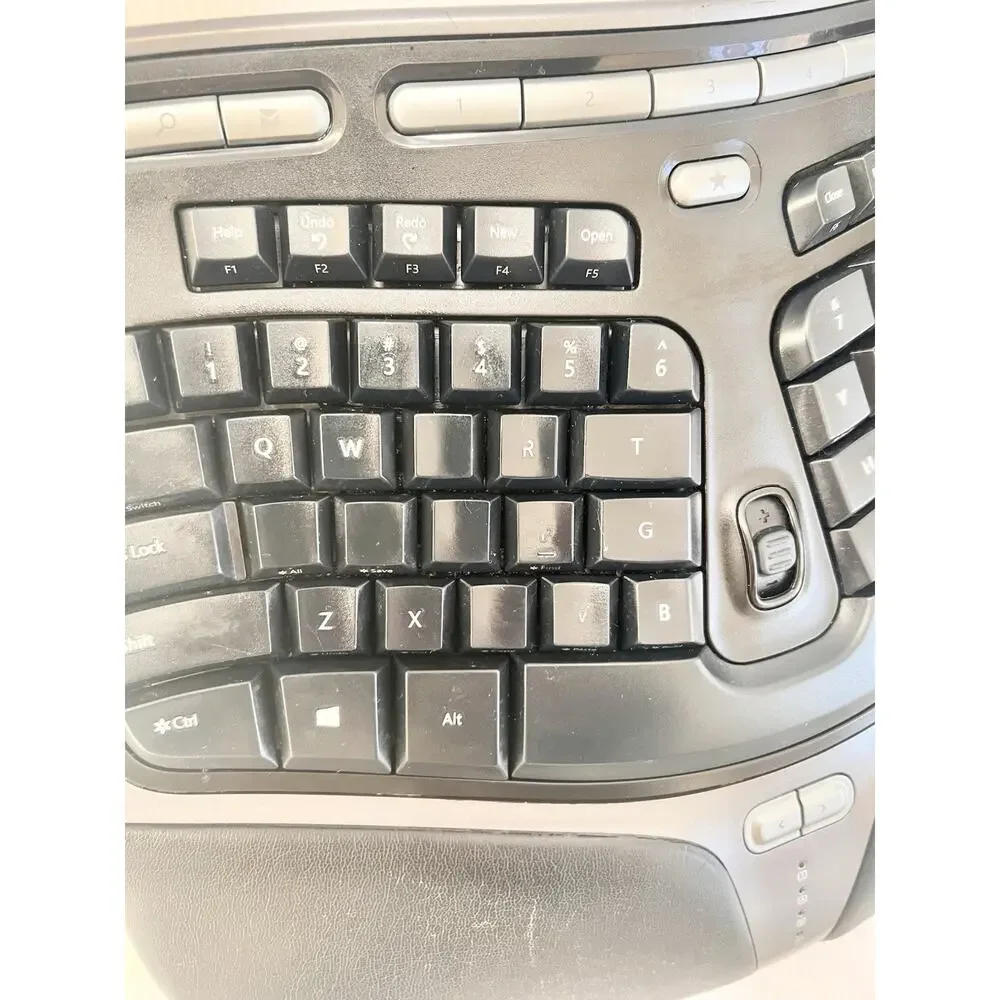 Microsoft Natural Ergonomic Keyboard 4000 v1.0 Model KU-0462 Curved Wired USB